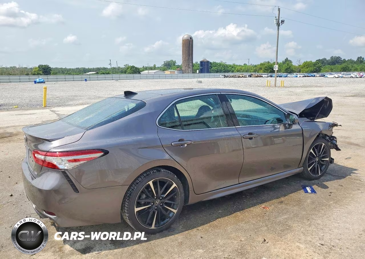 2019 Toyota Camry Xse VIN:4T1B61HK1KU196203 - 3