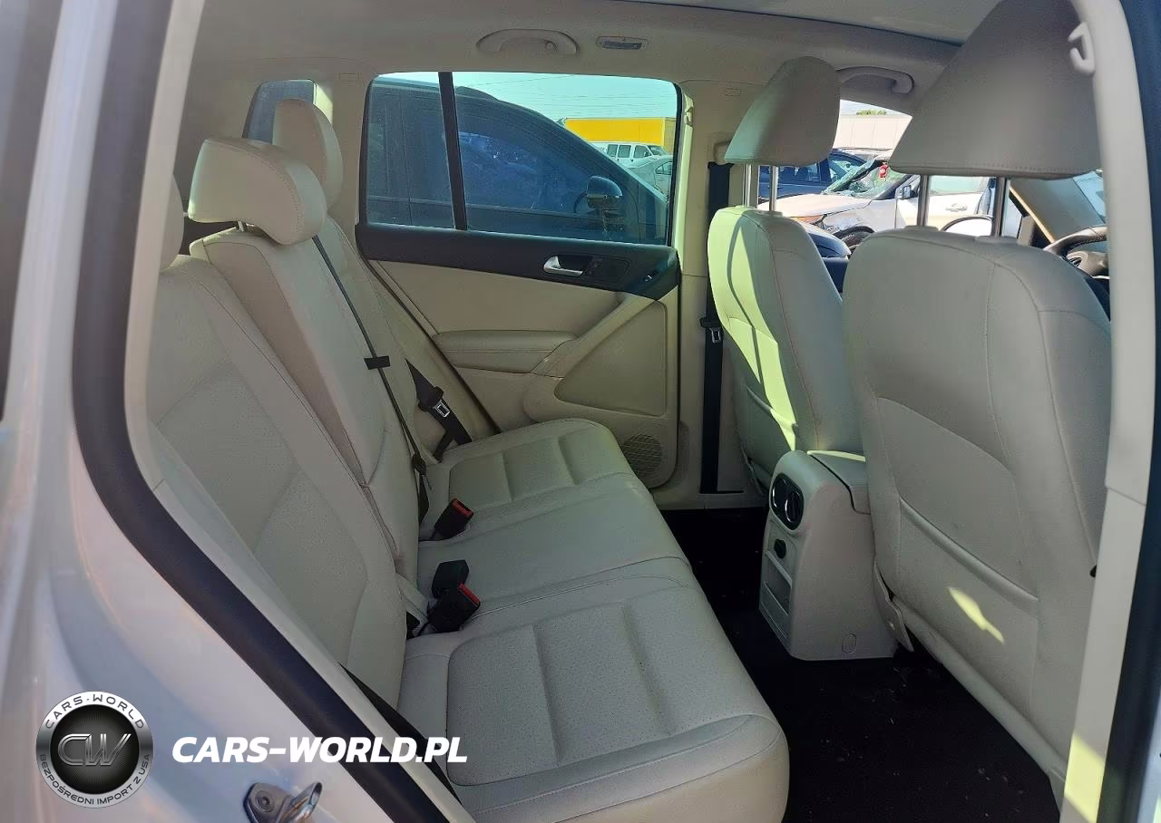 2013 Volkswagen Tiguan S VIN:WVGAV7AX4DW556403 - 11