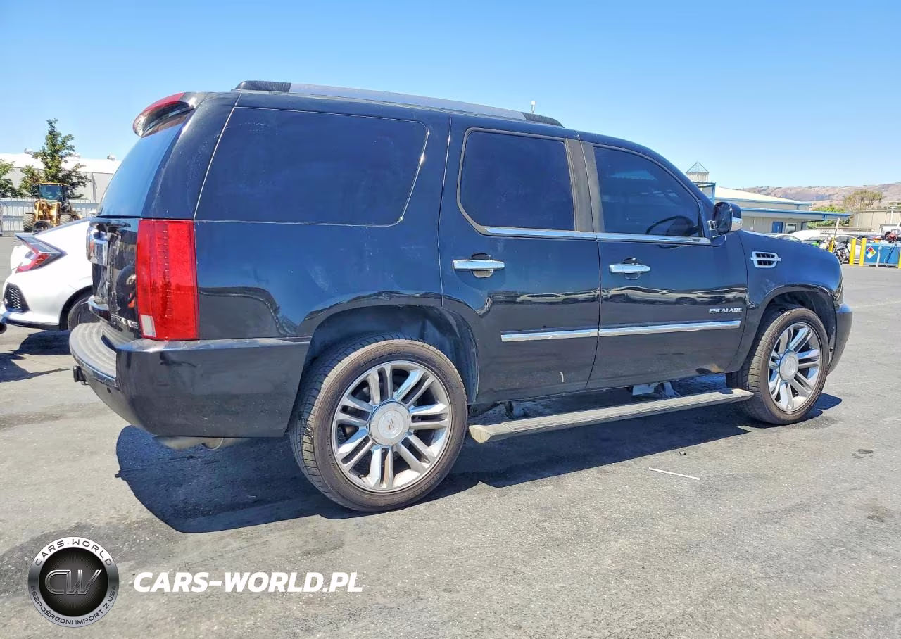 2011 Cadillac Escalade Platinum VIN:1GYS4DEF7BR263743 - 3