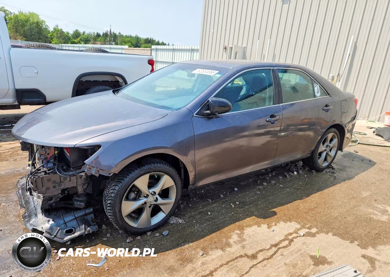 2014 Toyota Camry Se Sport – zdjęcie 1 z 13