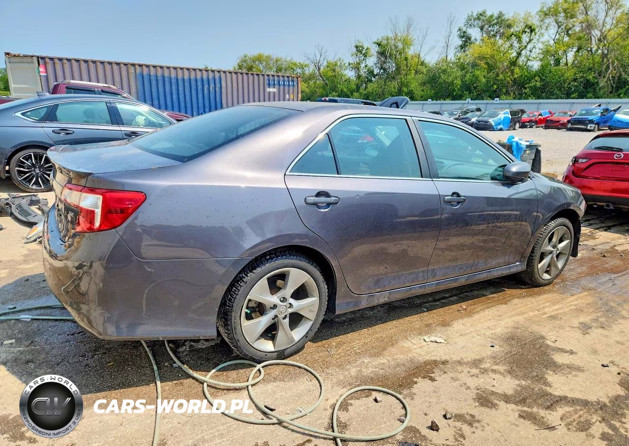 2014 Toyota Camry Se Sport VIN:4T1BF1FK9EU870671 - 3