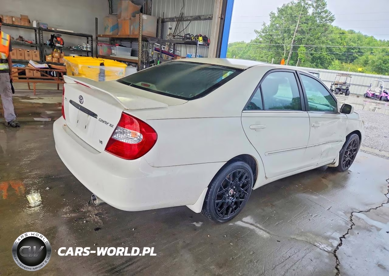 2004 Toyota Camry Xle V6 VIN:4T1BF30K24U073228 - 3