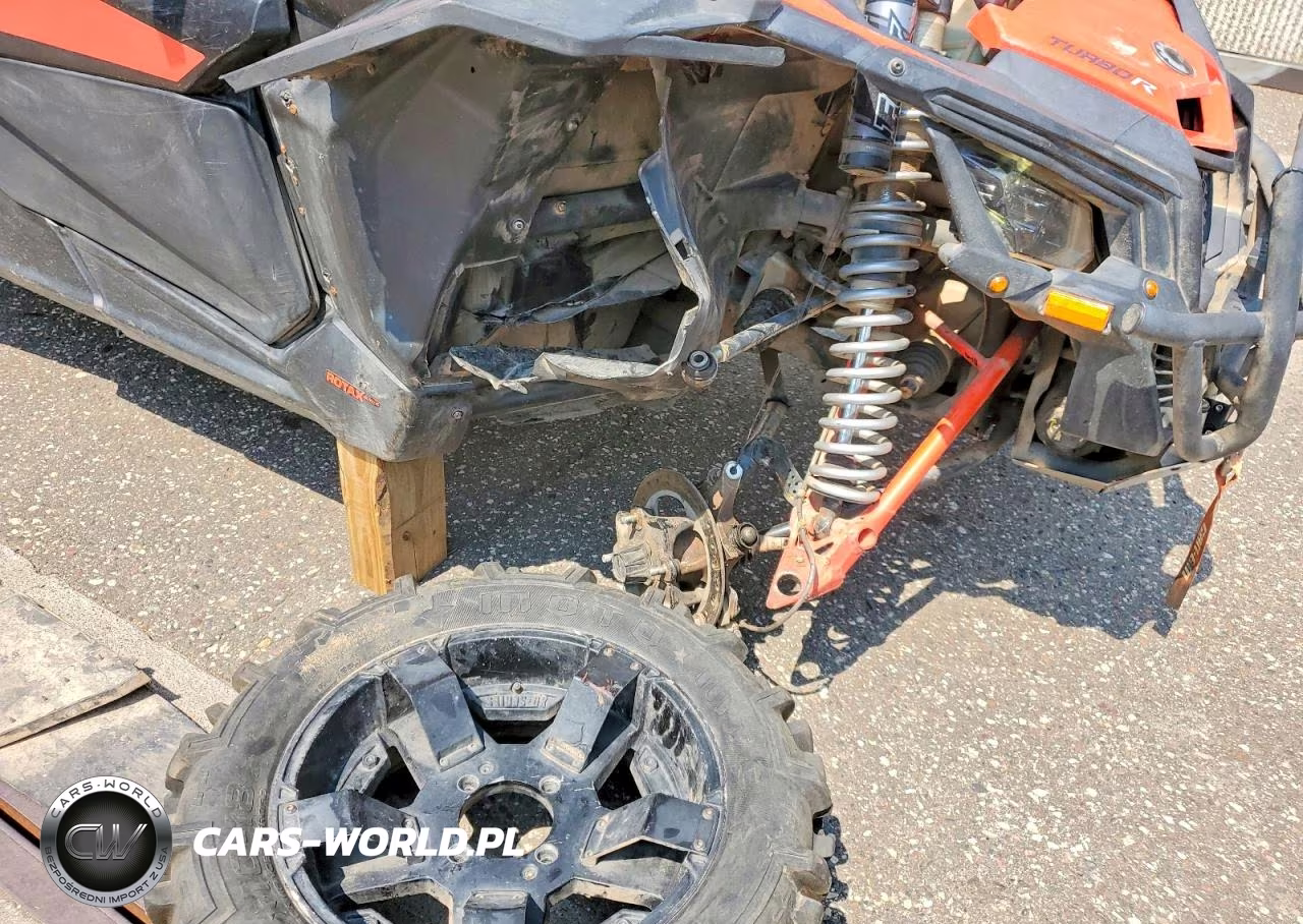 2021 Can-Am Maverick X3 Utility Vehicle VIN:3JBVMAW44MK001079 - 9