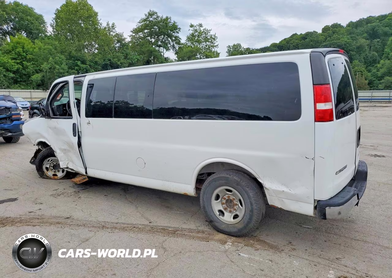 2017 Chevrolet Express 35 VIN:1GAZGPFG7H1338784 - 2