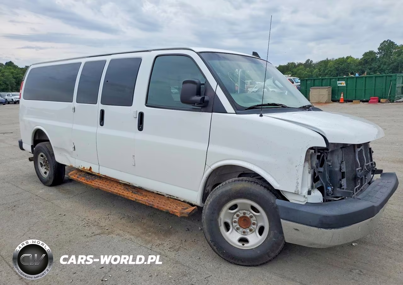 2017 Chevrolet Express 35 VIN:1GAZGPFG7H1338784 - 4