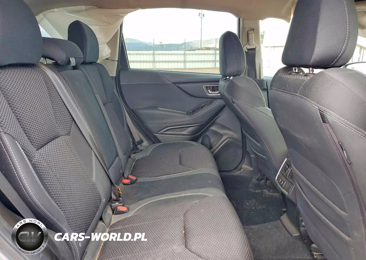 2022 Subaru Forester Premium VIN:JF2SKAEC2NH507214 - 11