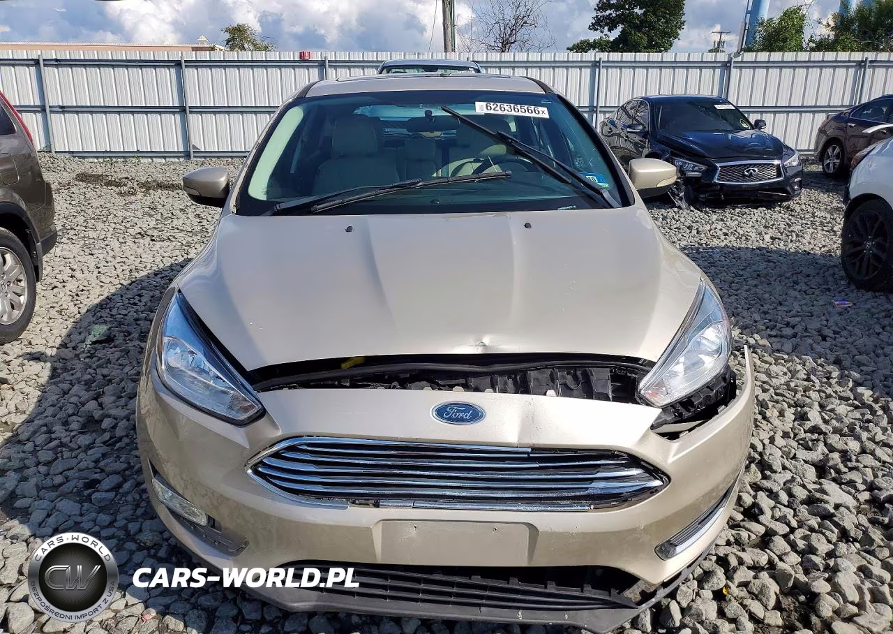 2018 Ford Focus Titanium VIN:1FADP3N26JL295877 - 5