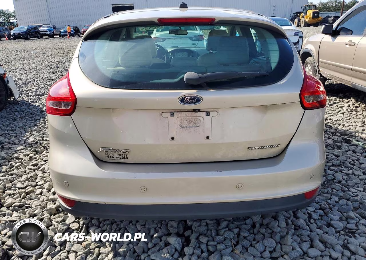 2018 Ford Focus Titanium VIN:1FADP3N26JL295877 - 6