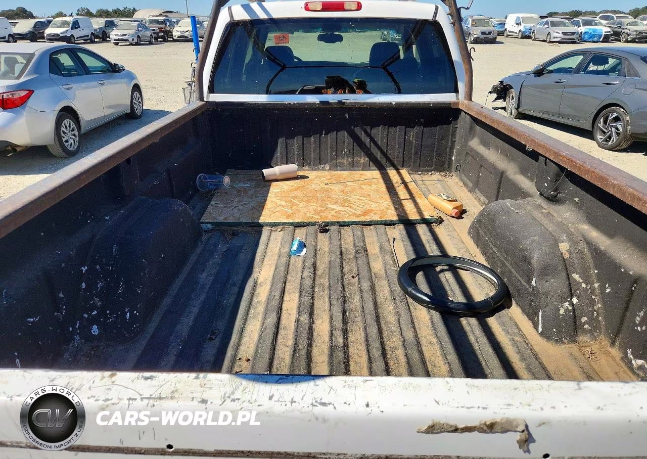 2005 Chevrolet Silverado C2500 Heavy Duty VIN:1GCHC23U45F897753 - 10