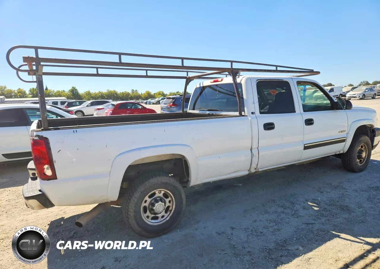 2005 Chevrolet Silverado C2500 Heavy Duty VIN:1GCHC23U45F897753 - 3