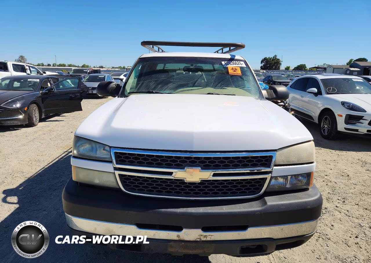 2005 Chevrolet Silverado C2500 Heavy Duty VIN:1GCHC23U45F897753 - 5