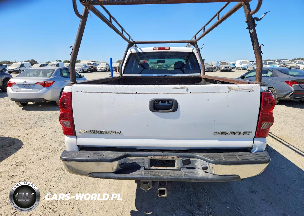 2005 Chevrolet Silverado C2500 Heavy Duty VIN:1GCHC23U45F897753 - 6