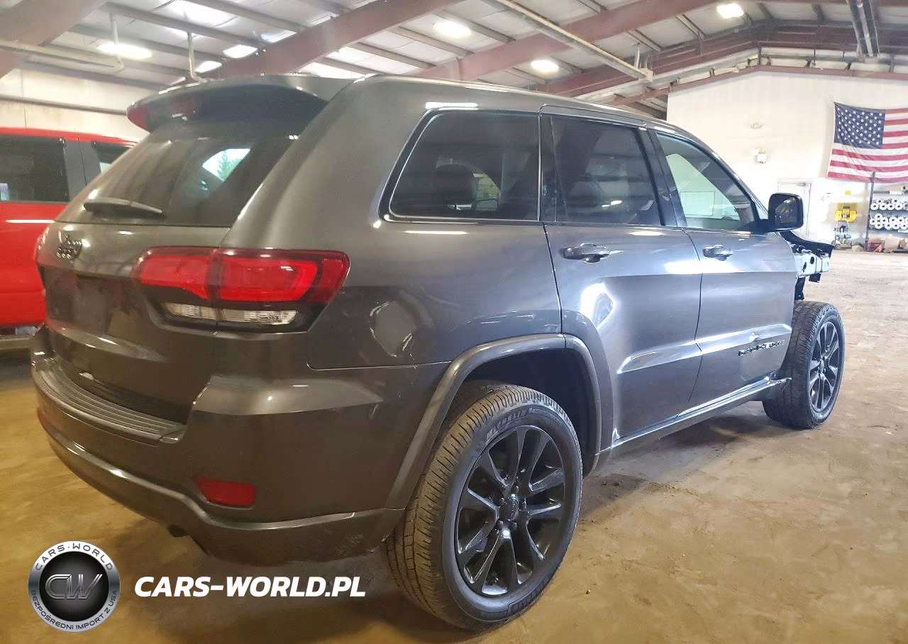 2020 Jeep Grand Cherokee Laredo VIN:1C4RJFAG5LC401159 - 3