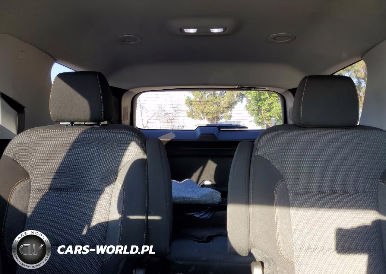 2019 Chevrolet Traverse Lt VIN:1GNERGKWXKJ124061 - 10