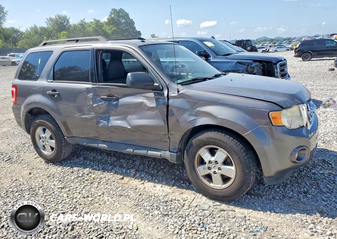 2011 Ford Escape Xlt VIN:1FMCU9D70BKB74330 - 4