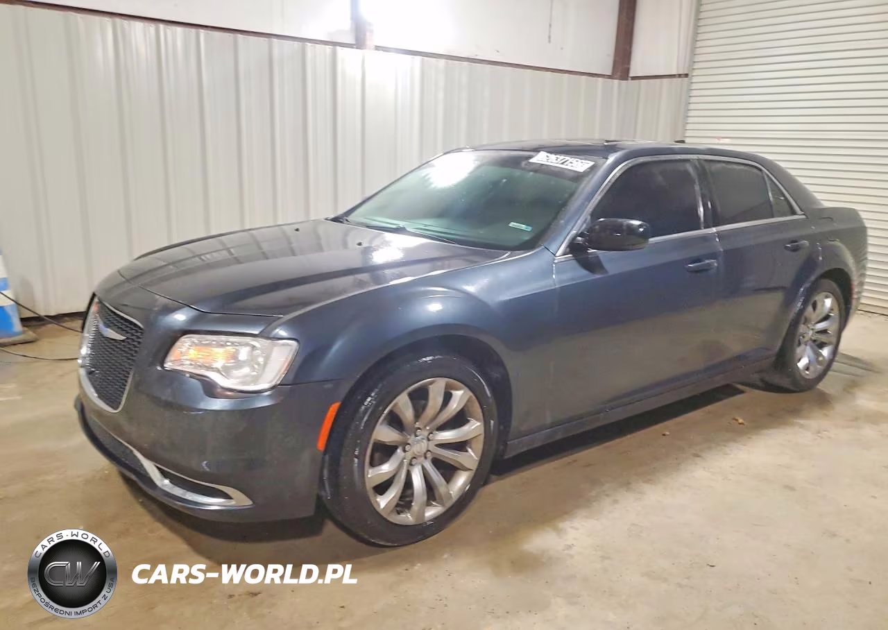 2018 Chrysler 300 Touring