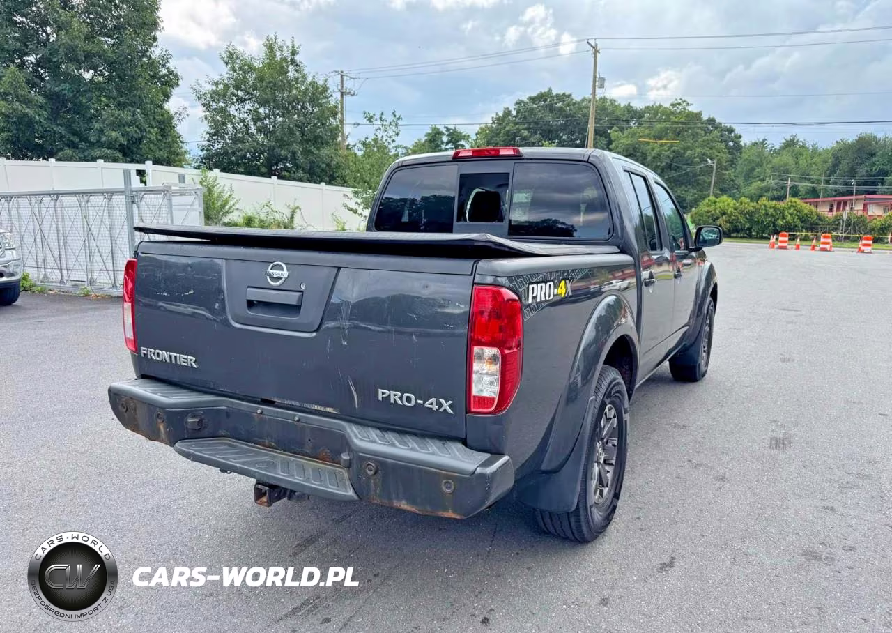 2015 Nissan Frontier Pro-4X VIN:1N6AD0EV4FN737952 - 3