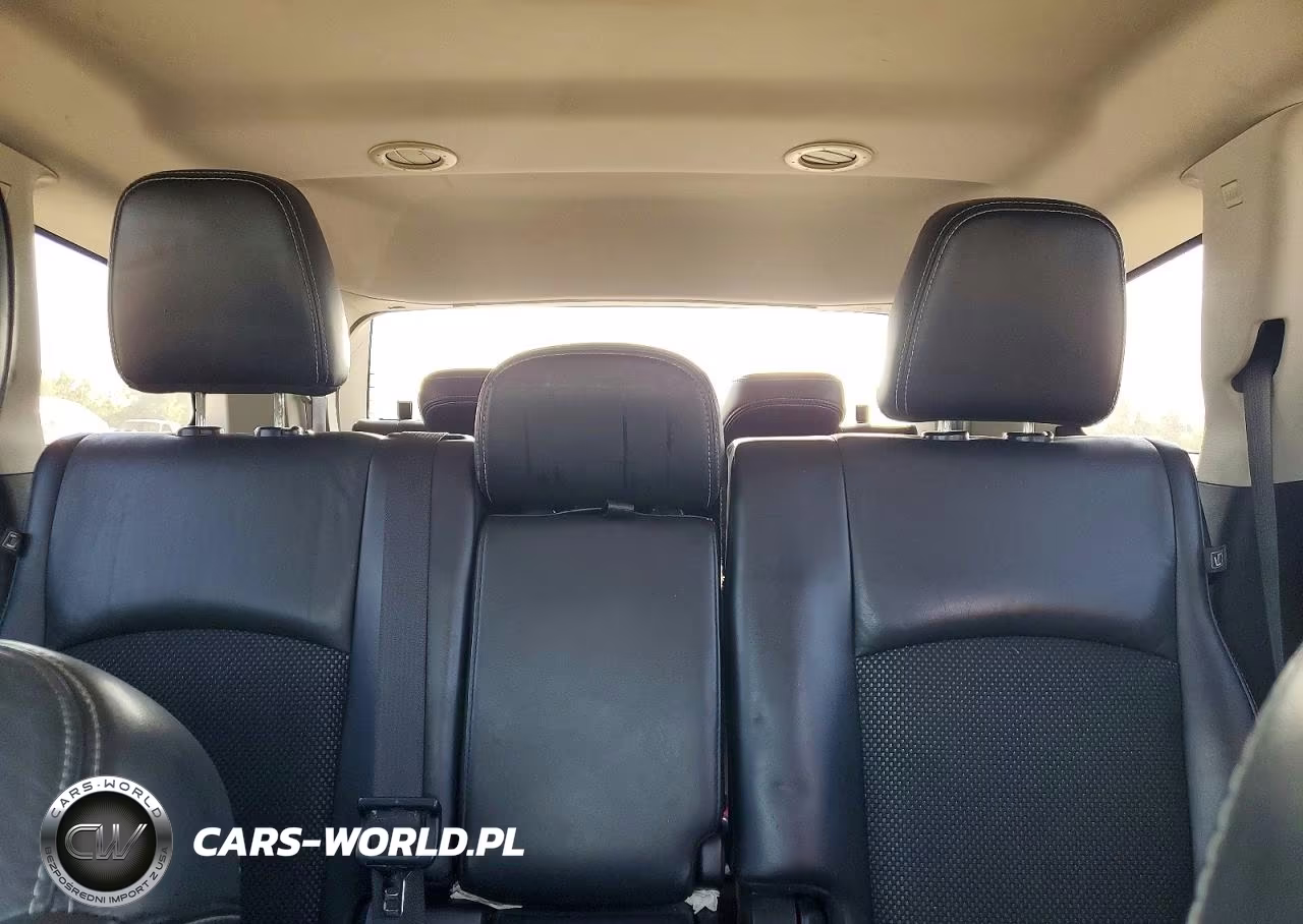 2018 Dodge Journey Crossroad VIN:3C4PDCGG1JT378873 - 10