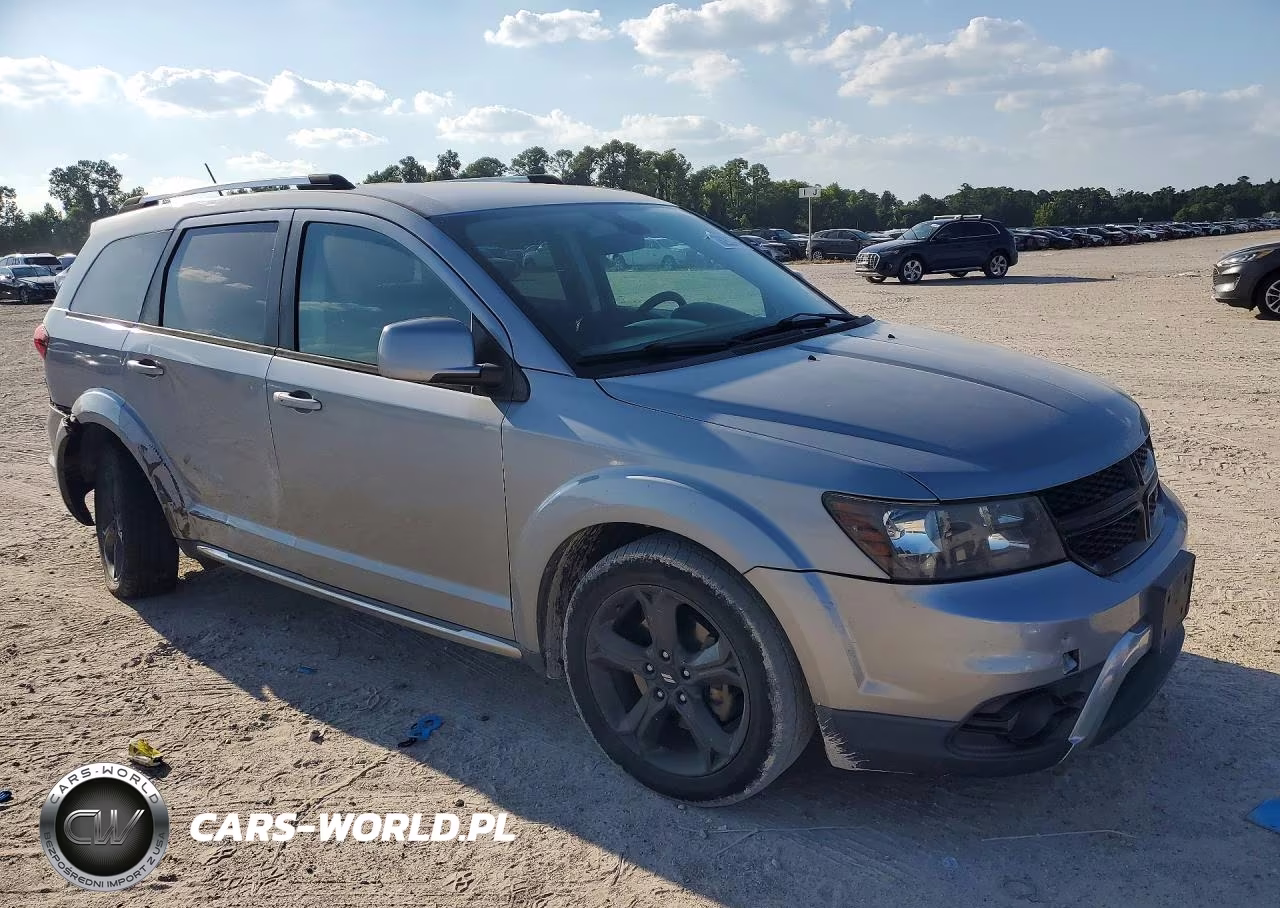 2018 Dodge Journey Crossroad VIN:3C4PDCGG1JT378873 - 4