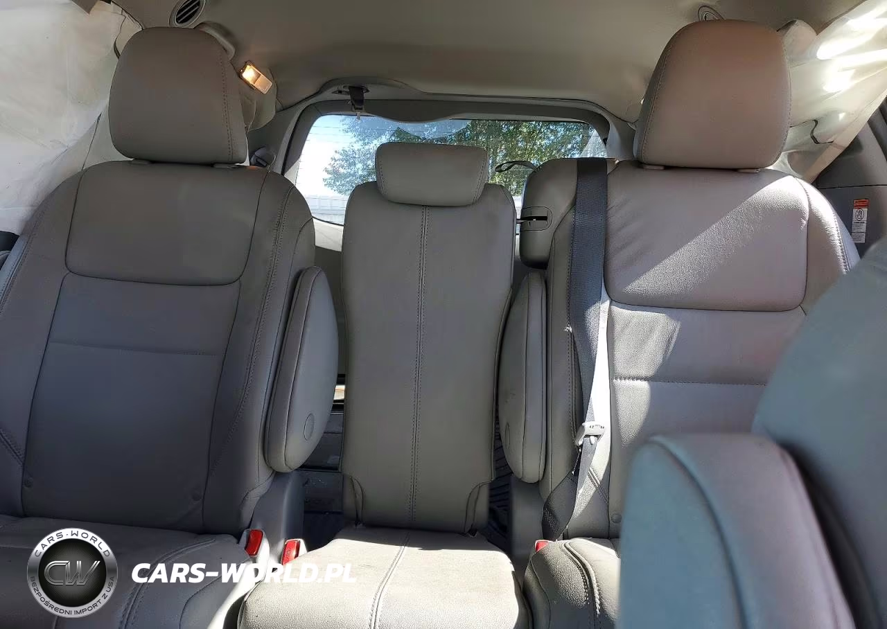 2018 Toyota Sienna Xle 8-Passenger VIN:5TDYZ3DC5JS908196 - 10