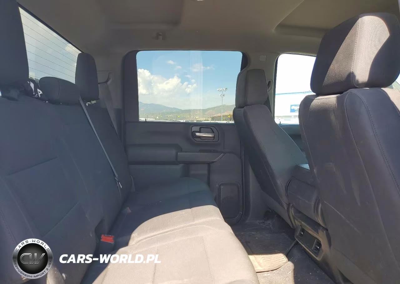 2020 Chevrolet Silverado K2500 Custom VIN:1GC4YME75LF118828 - 10