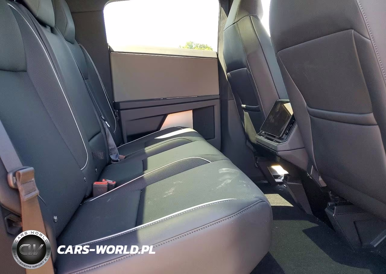 2025 Tesla Cybertruck VIN:7G2CEHED5SA072187 - 10