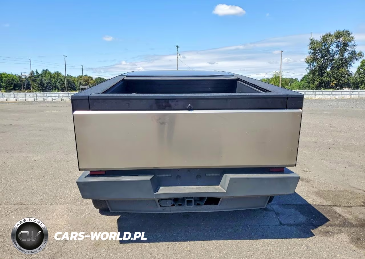 2025 Tesla Cybertruck VIN:7G2CEHED5SA072187 - 6
