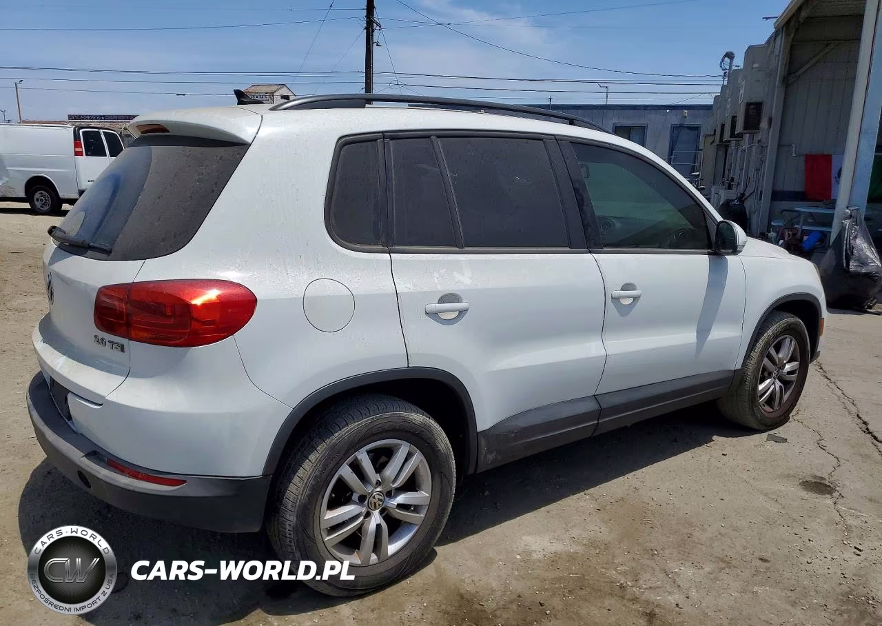 2015 Volkswagen Tiguan S VIN:WVGAV7AX4FW614495 - 3