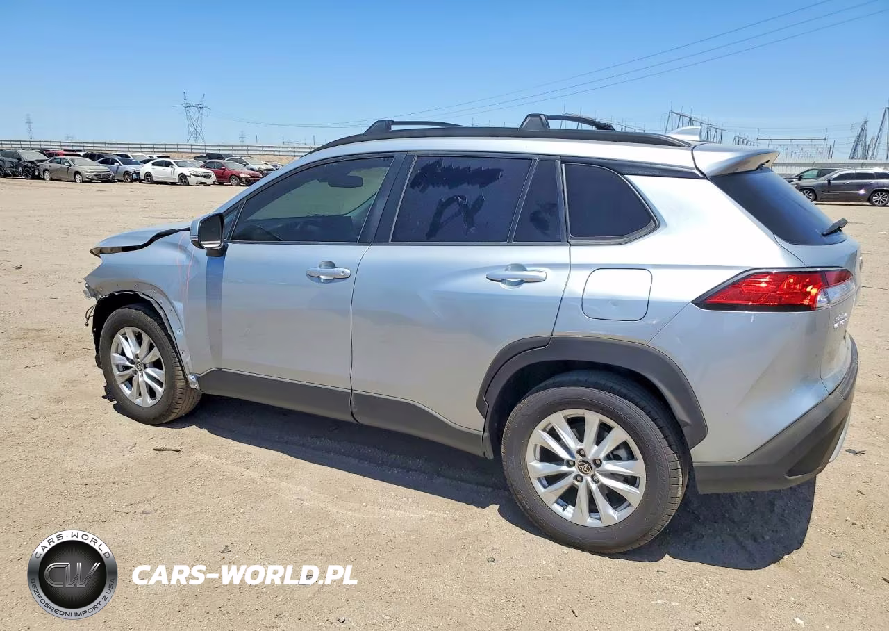 2022 Toyota Corolla Cross Le VIN:7MUCAABG7NV003899 - 2