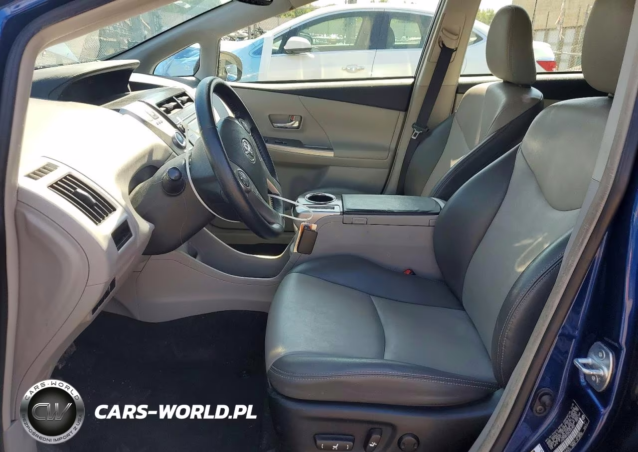 2016 Toyota Prius V Four VIN:JTDZN3EU2GJ047802 - 7