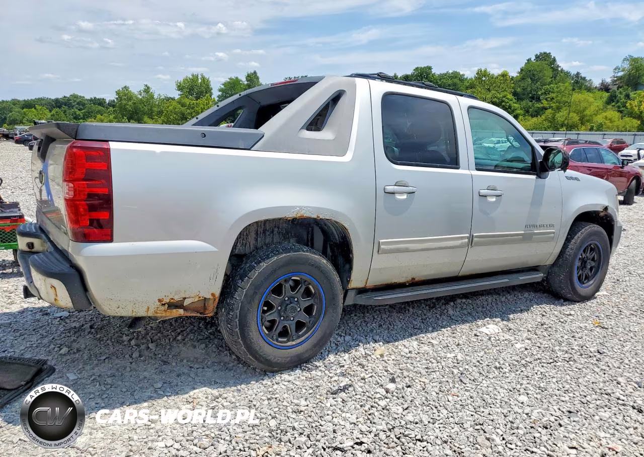 2011 Chevrolet Avalanche Ls VIN:3GNTKEE34BG138587 - 3