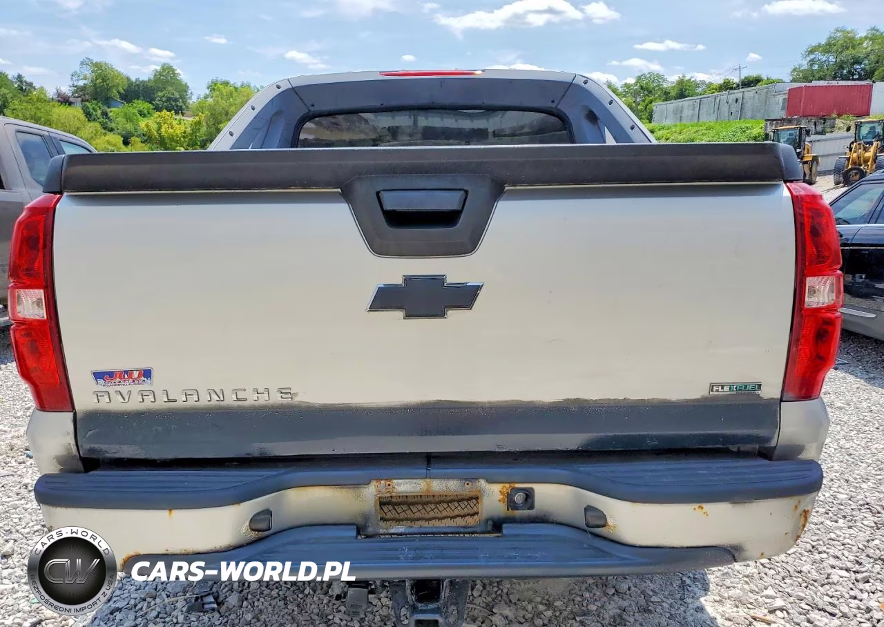 2011 Chevrolet Avalanche Ls VIN:3GNTKEE34BG138587 - 6