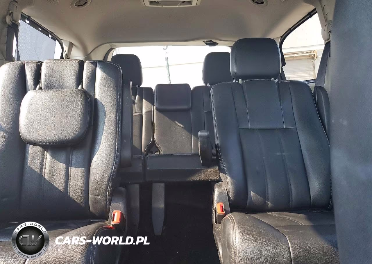 2016 Chrysler Town & Country Touring VIN:2C4RC1BG6GR238515 - 10