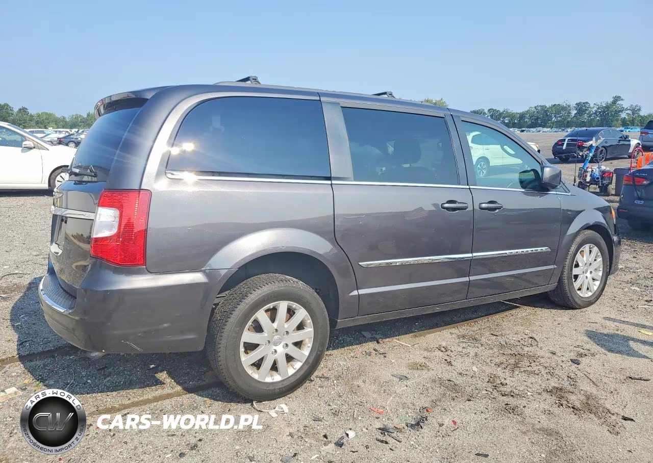 2016 Chrysler Town & Country Touring VIN:2C4RC1BG6GR238515 - 3