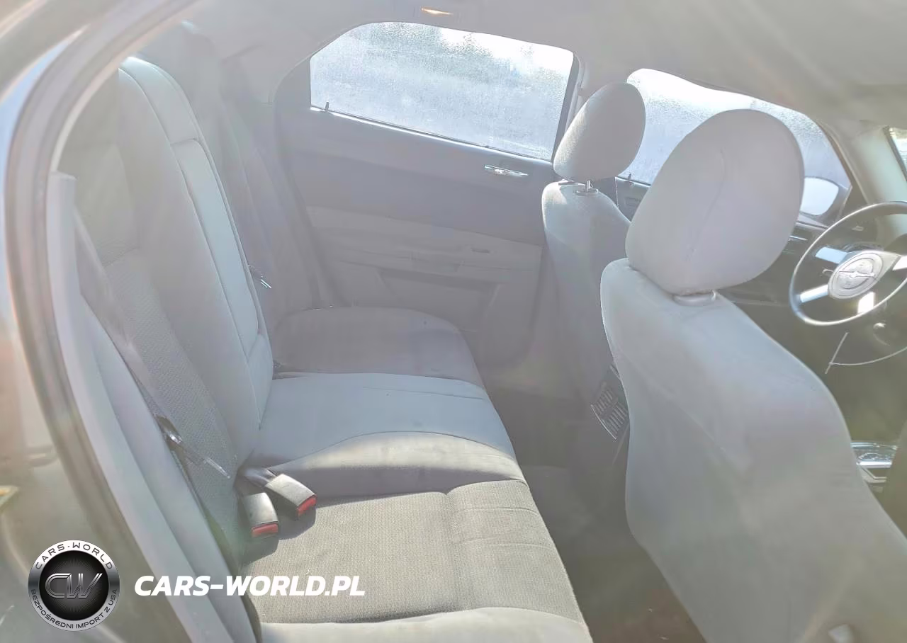 2005 Chrysler 300 VIN:2C3AA43R25H600836 - 10