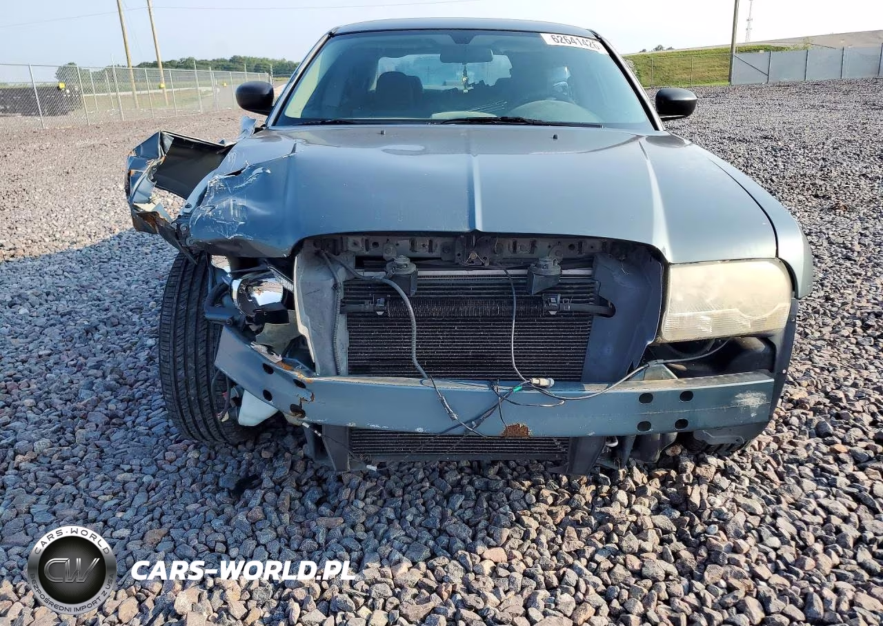 2005 Chrysler 300 VIN:2C3AA43R25H600836 - 5