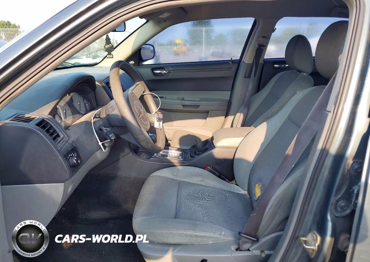 2005 Chrysler 300 VIN:2C3AA43R25H600836 - 7
