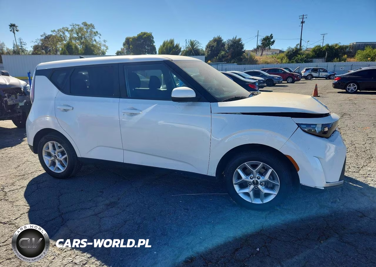 2023 Kia Soul VIN:KNDJ23AUXP7868977 - 4