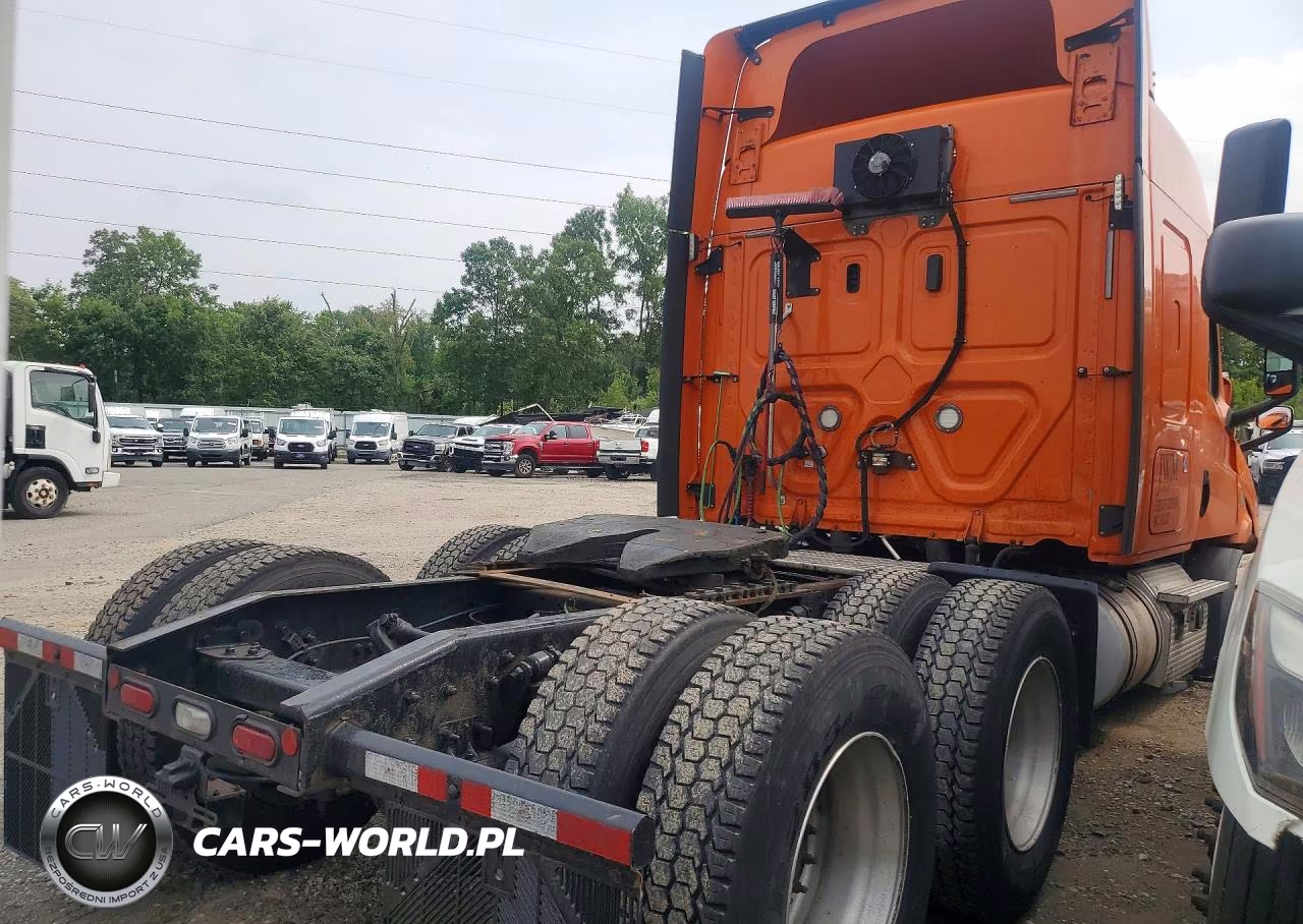2019 Freightliner Cascadia 116 Semi Truck VIN:3AKJHPDV9KSKY9096 - 3