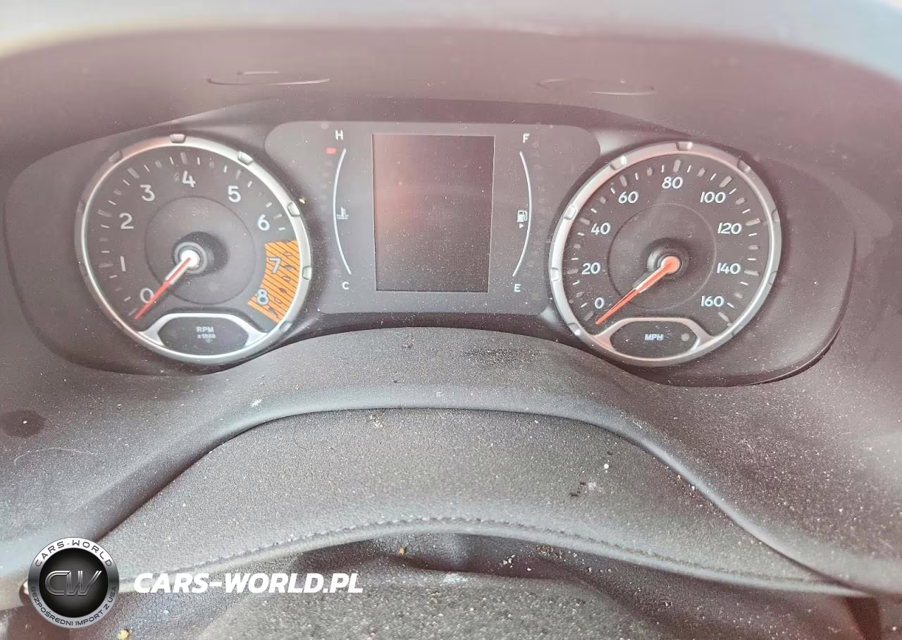 2023 Jeep Renegade Latitude VIN:ZACNJDB13PPP23309 - 9