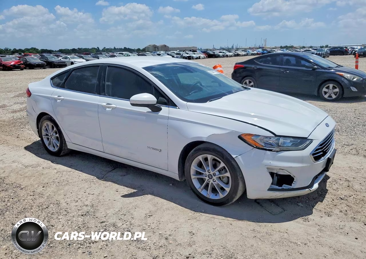 2019 Ford Fusion Se VIN:3FA6P0LU5KR269186 - 4
