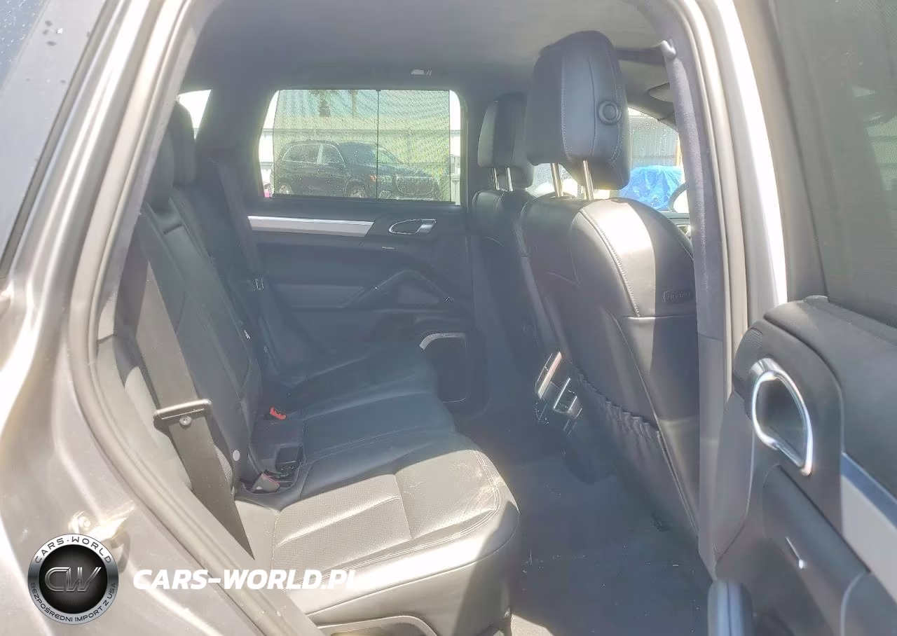 2011 Porsche Cayenne Turbo VIN:WP1AC2A21BLA82036 - 11