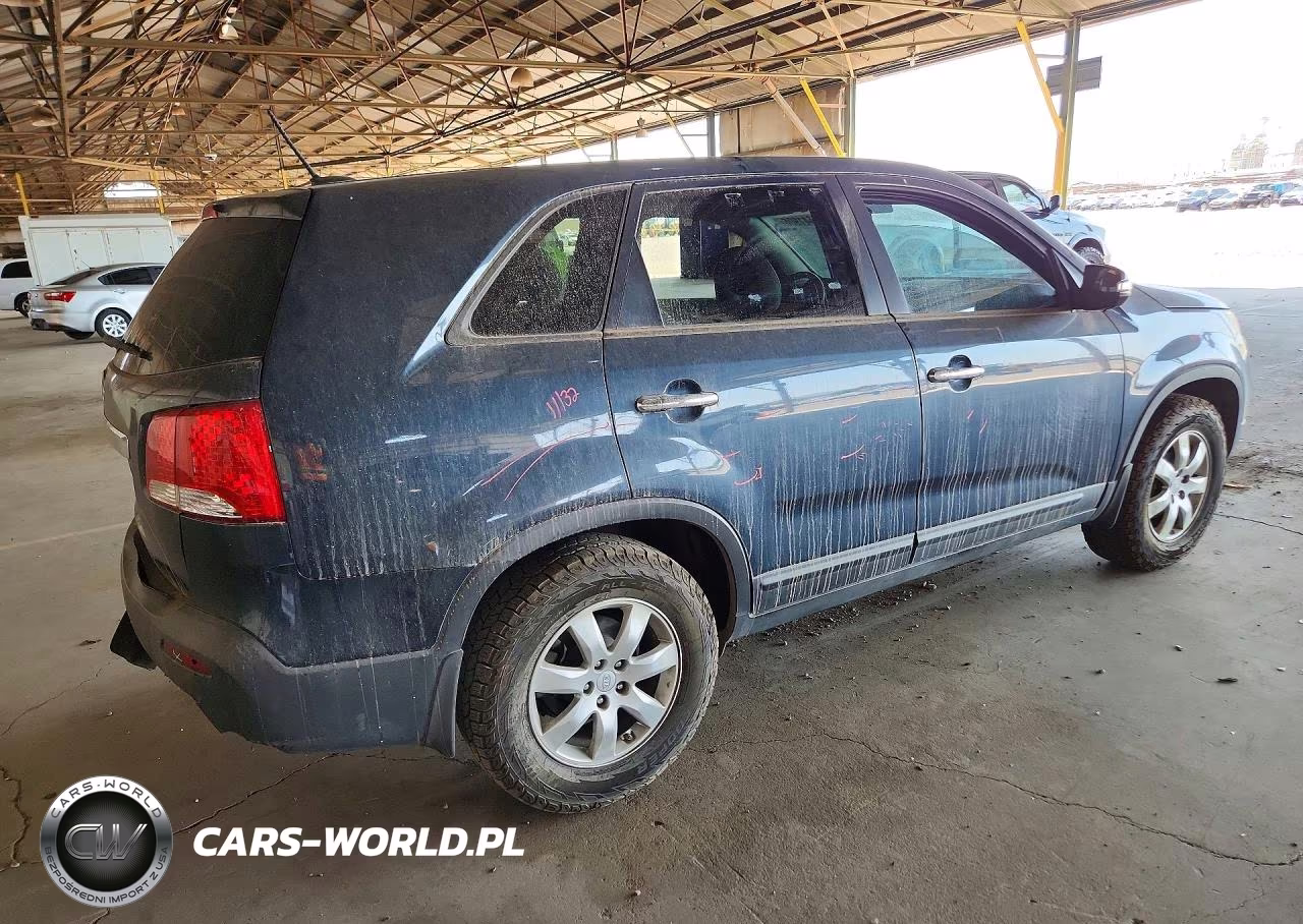 2012 Kia Sorento Lx VIN:5XYKT3A13CG204055 - 3