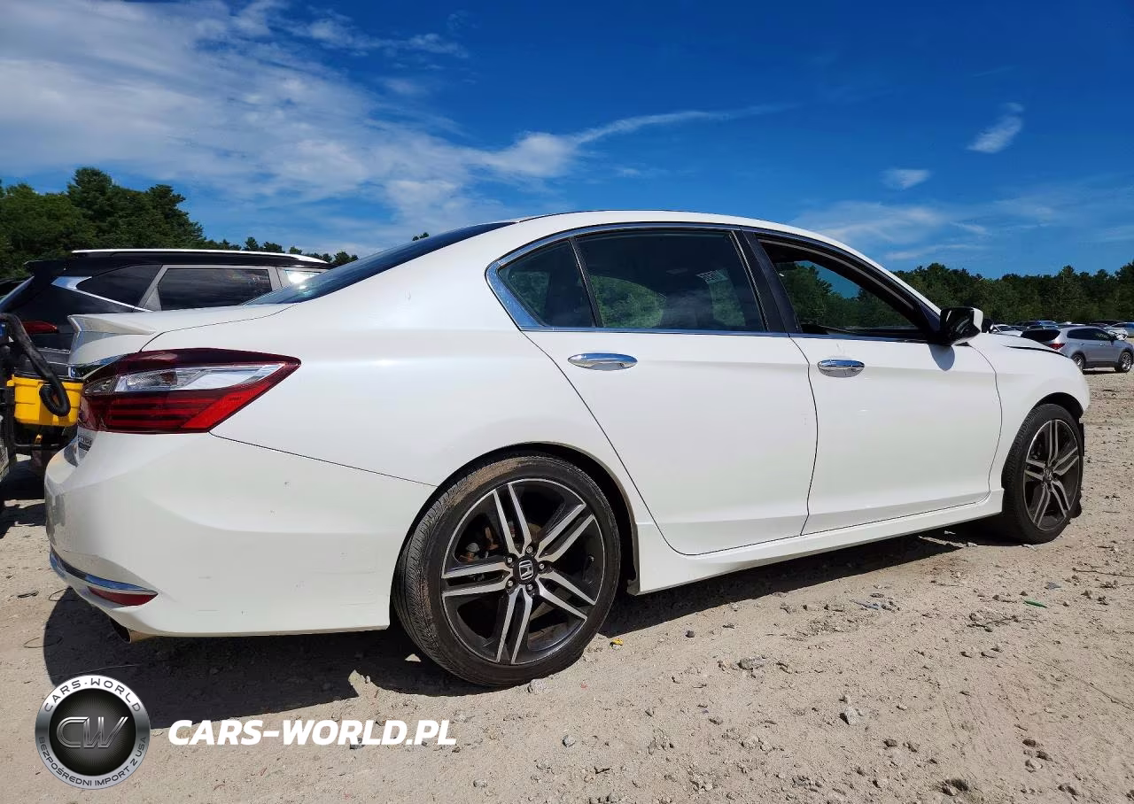 2017 Honda Accord Sport Special Edition VIN:1HGCR2F13HA270989 - 3