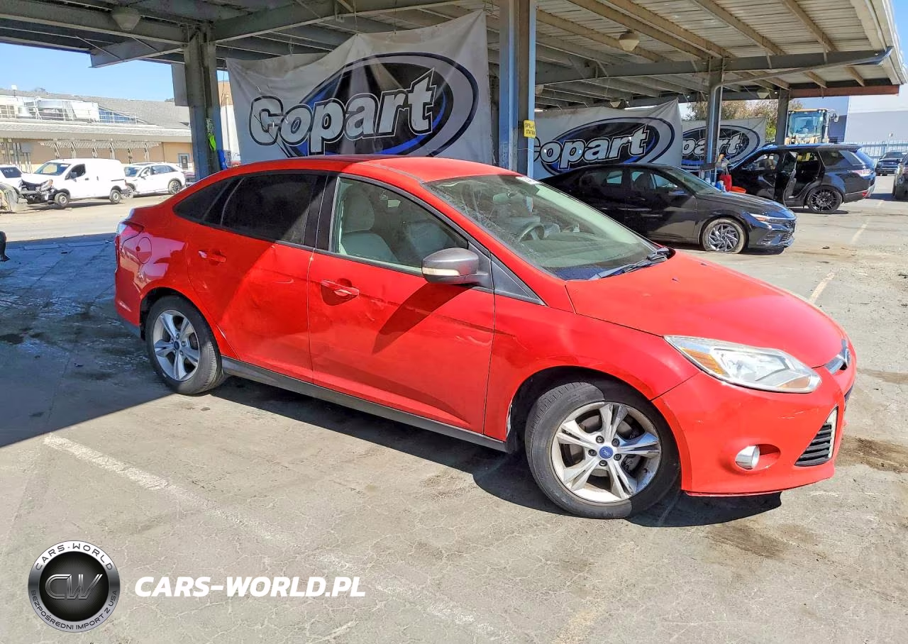2014 Ford Focus Se VIN:1FADP3F20EL318493 - 4