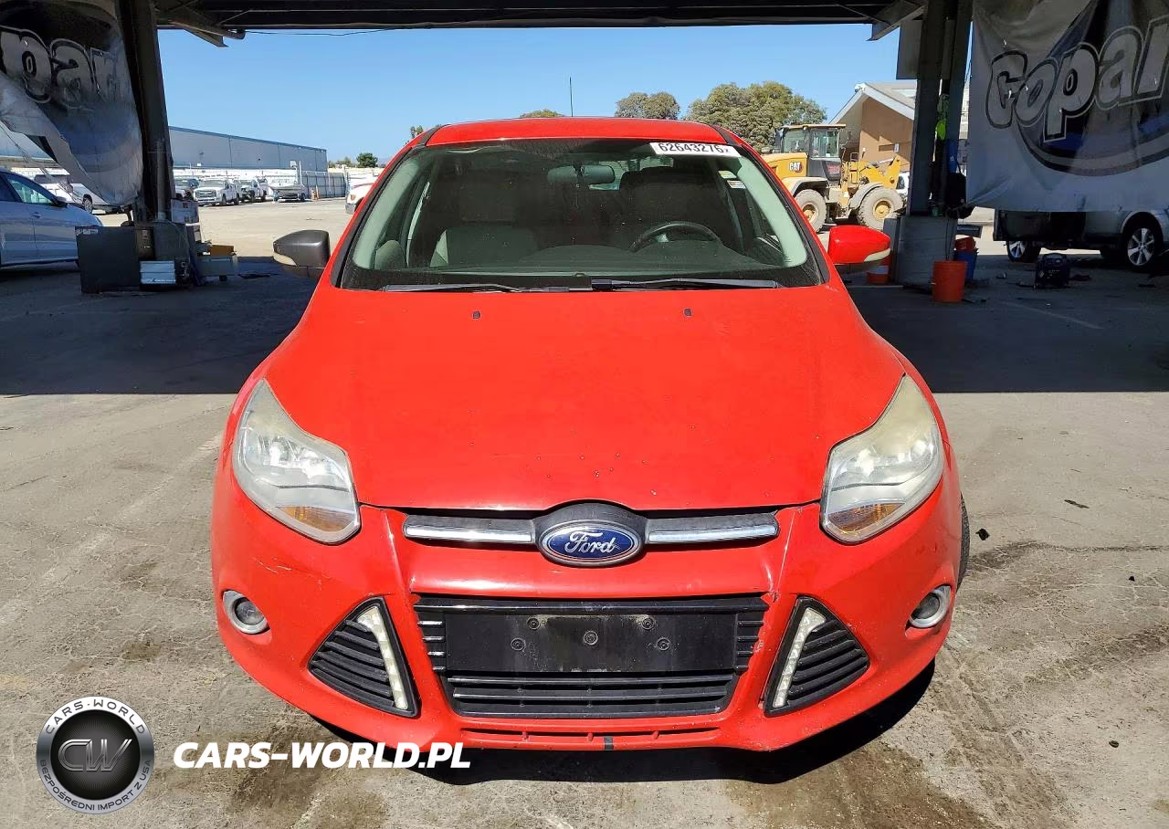 2014 Ford Focus Se VIN:1FADP3F20EL318493 - 5