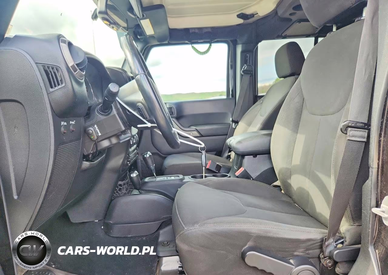 2016 Jeep Wrangler Unlimited Sport VIN:1C4BJWDG8GL263880 - 7