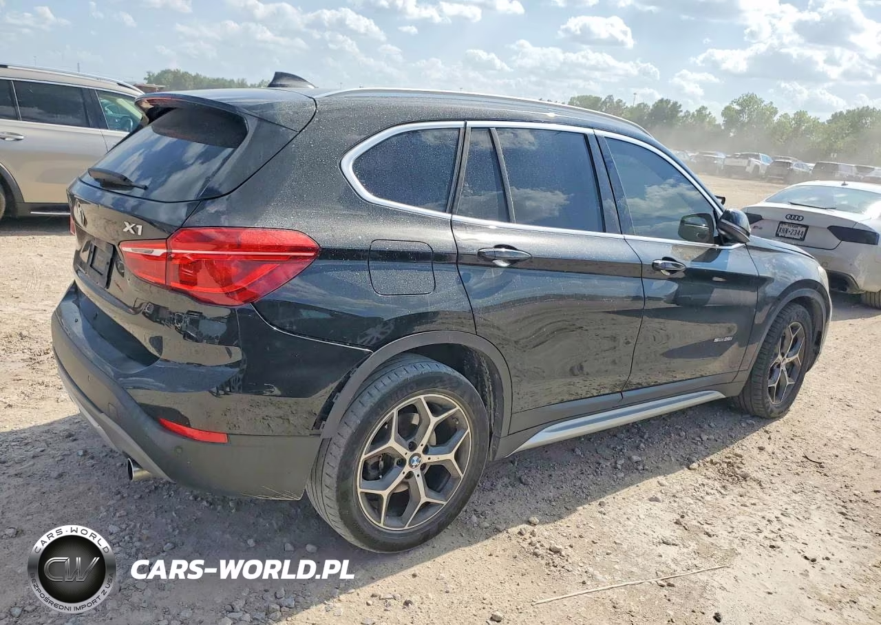 2017 BMW X1 Sdrive28I VIN:WBXHU7C33H5H37560 - 3