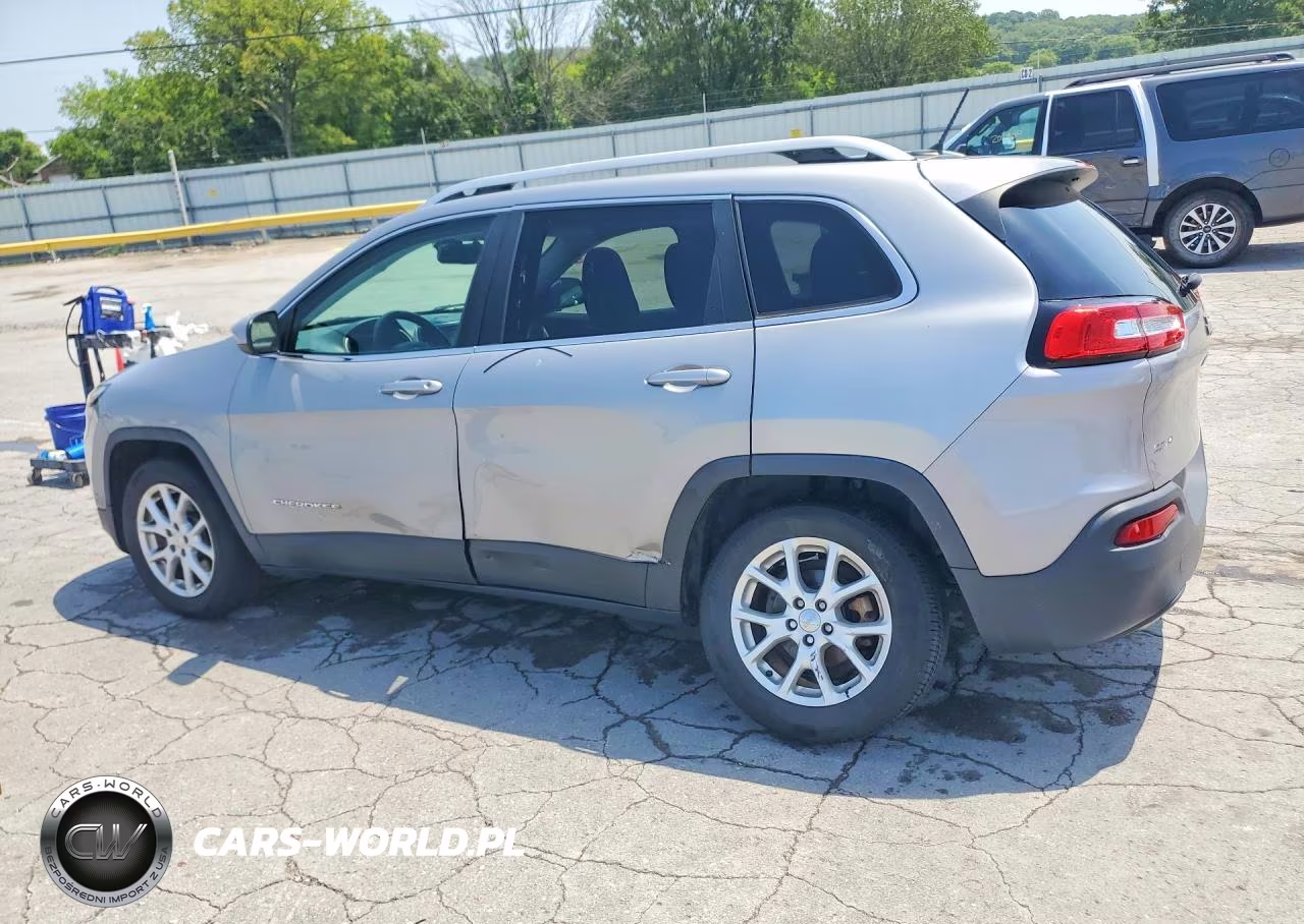 2015 Jeep Cherokee Latitude VIN:1C4PJLCB1FW627418 - 2
