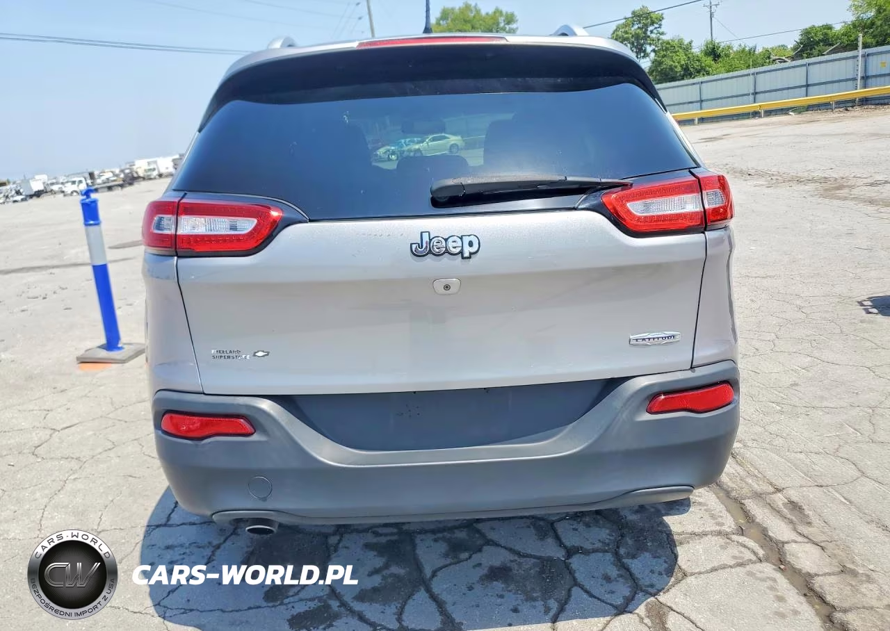 2015 Jeep Cherokee Latitude VIN:1C4PJLCB1FW627418 - 6